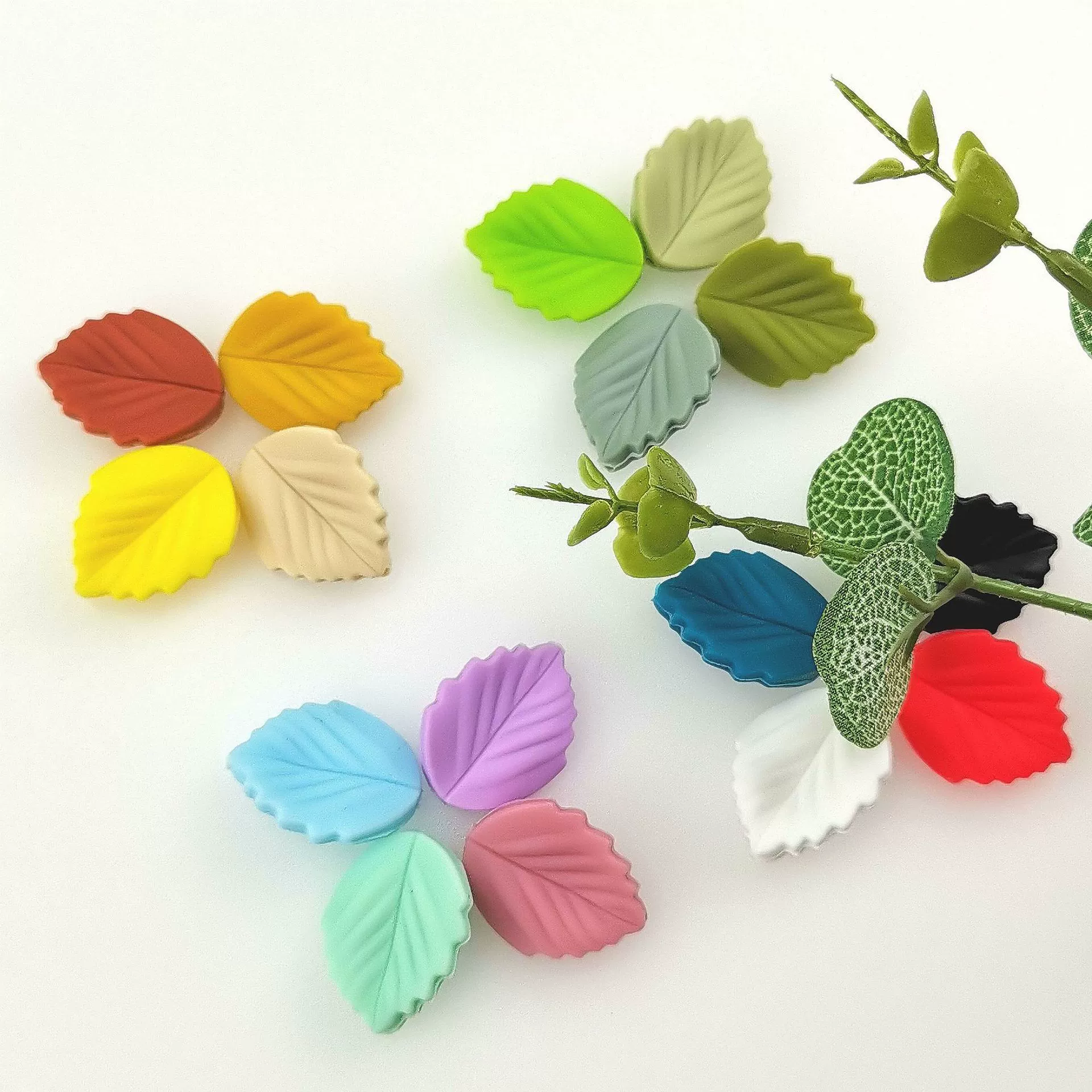 Veined Leaf Silicone Focal Beads